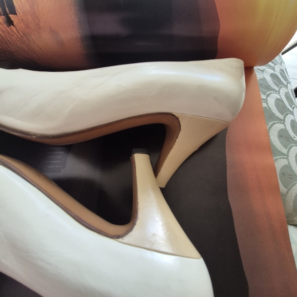 Aithentic Chanel Cream Women's Shoes Size 6 - Picture 4 of 10